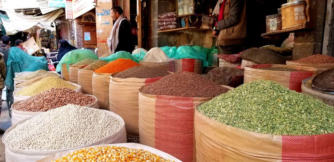  أسعار المواد الغذائية ارتفعت لأكثر من 90% في الأسواق اليمنية منذ مطلع العام 2021( التواصل الاجتماعي)