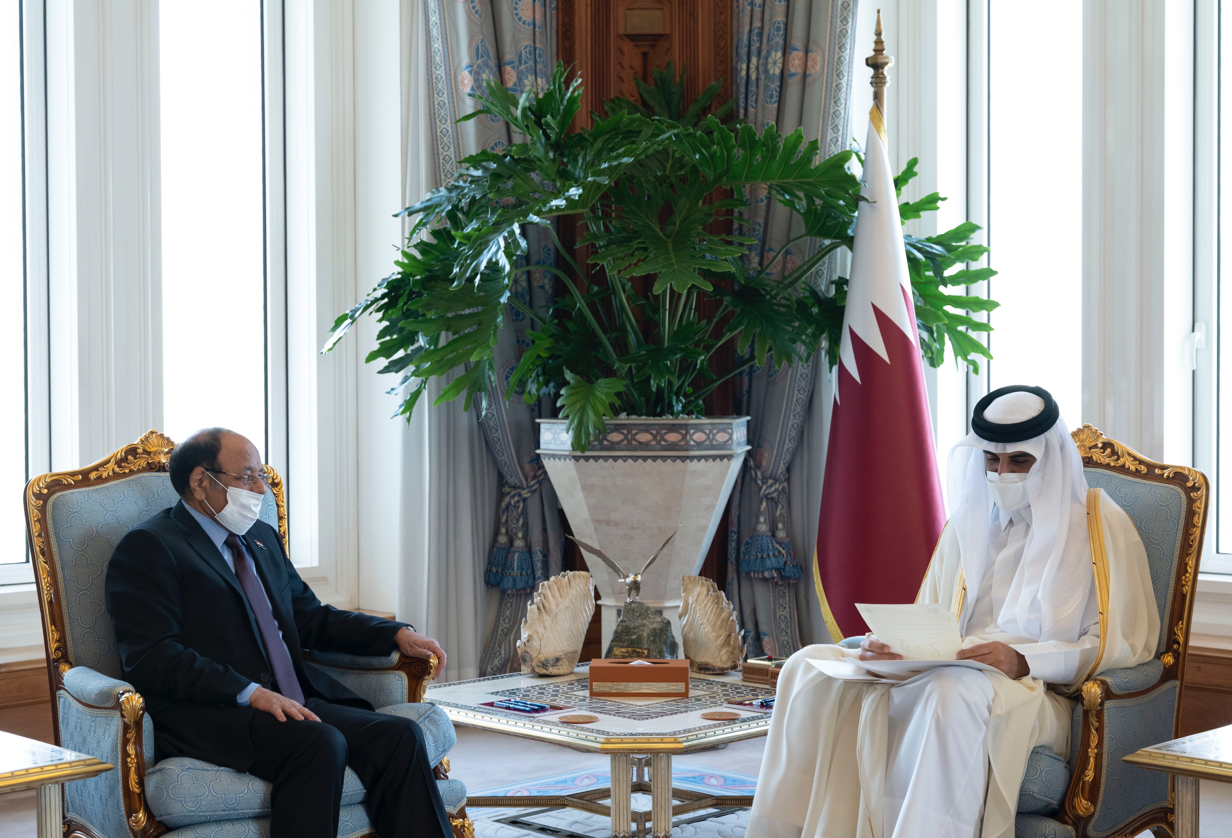 نأئب الرئيس اليمني يسلم رسالة خطية لأمير قطر (قنا)