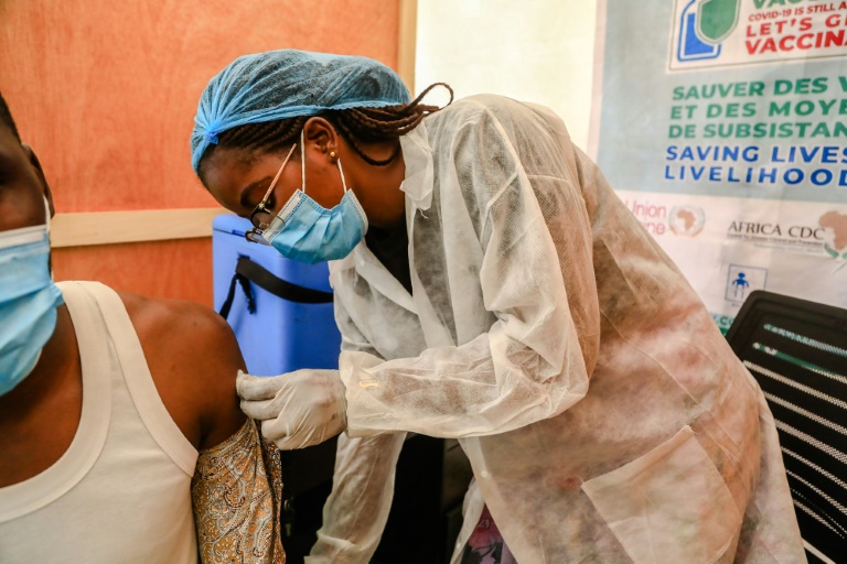 يتم تطعيم 4.1 في المائة فقط من الأطفال الذين تزيد عمرهم عن 18 عاما في الكاميرون(ا ف ب)