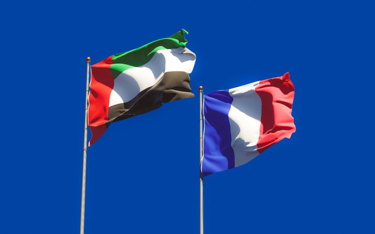 علمان الإمارات وفرنسا ( وام)
