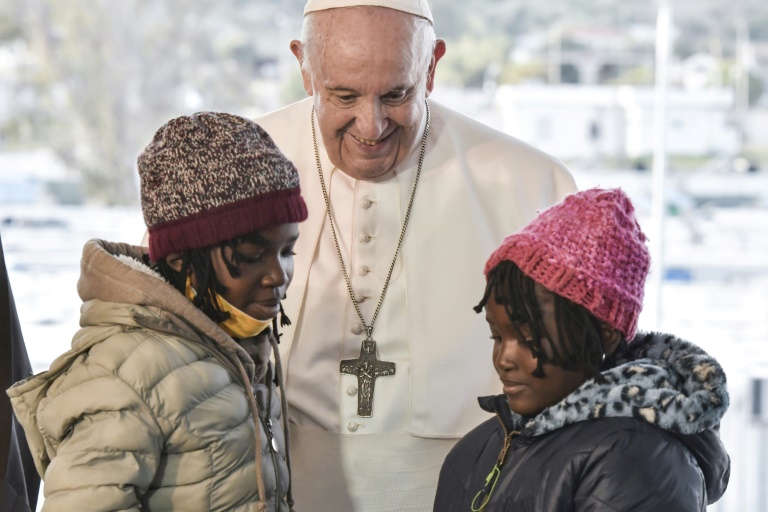 من زيارة البابا فرنسيس لمركز الايواء في جزيرة ليسبوس اليونانية في الخامس من كانون الاول/ديسمبر 2021(اف ب  )