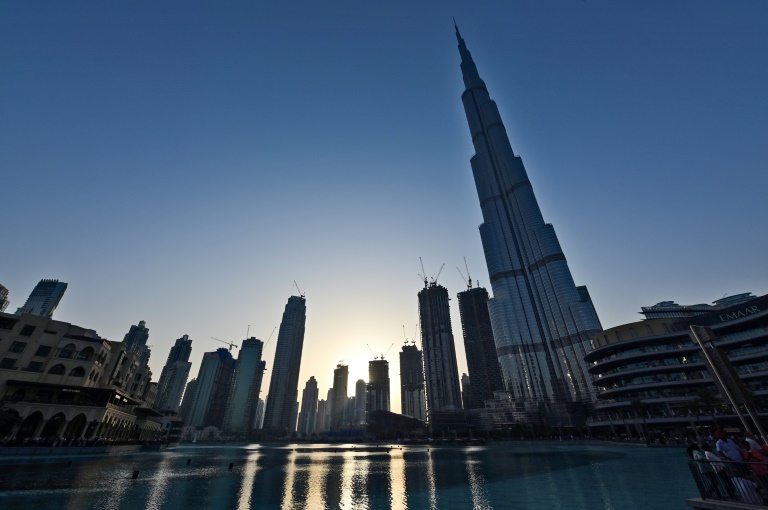برج خليفة أطول برج في العالم في وسط دبي في صورة التُقطت في 8 آذار/مارس 2020(ا ف ب)