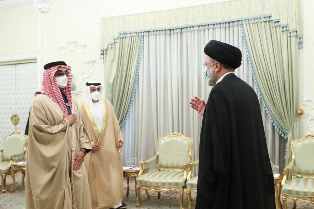 Share on WhatsApp عربي ودولي تقرير: 3 أسباب وراء تغيير الإمارات لسياستها الخارجية الحرة / ترجمات - دبي 09 ديسمبر 2021 زيارات متبادلة بين الإمارات وإيران خلال الأيام الماضية زيارات متبادلة بين الإمارات وإيران خلال الأيام الماضية (د ب أ)