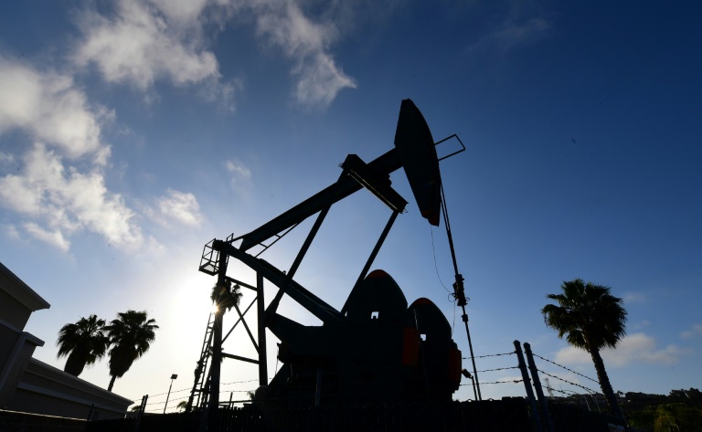عمليات التطوير والإنجاز المتحقق في حقل مجنون خلال ثلاث سنوات من العمل كبير وبجهد وطني (أ ف ب)