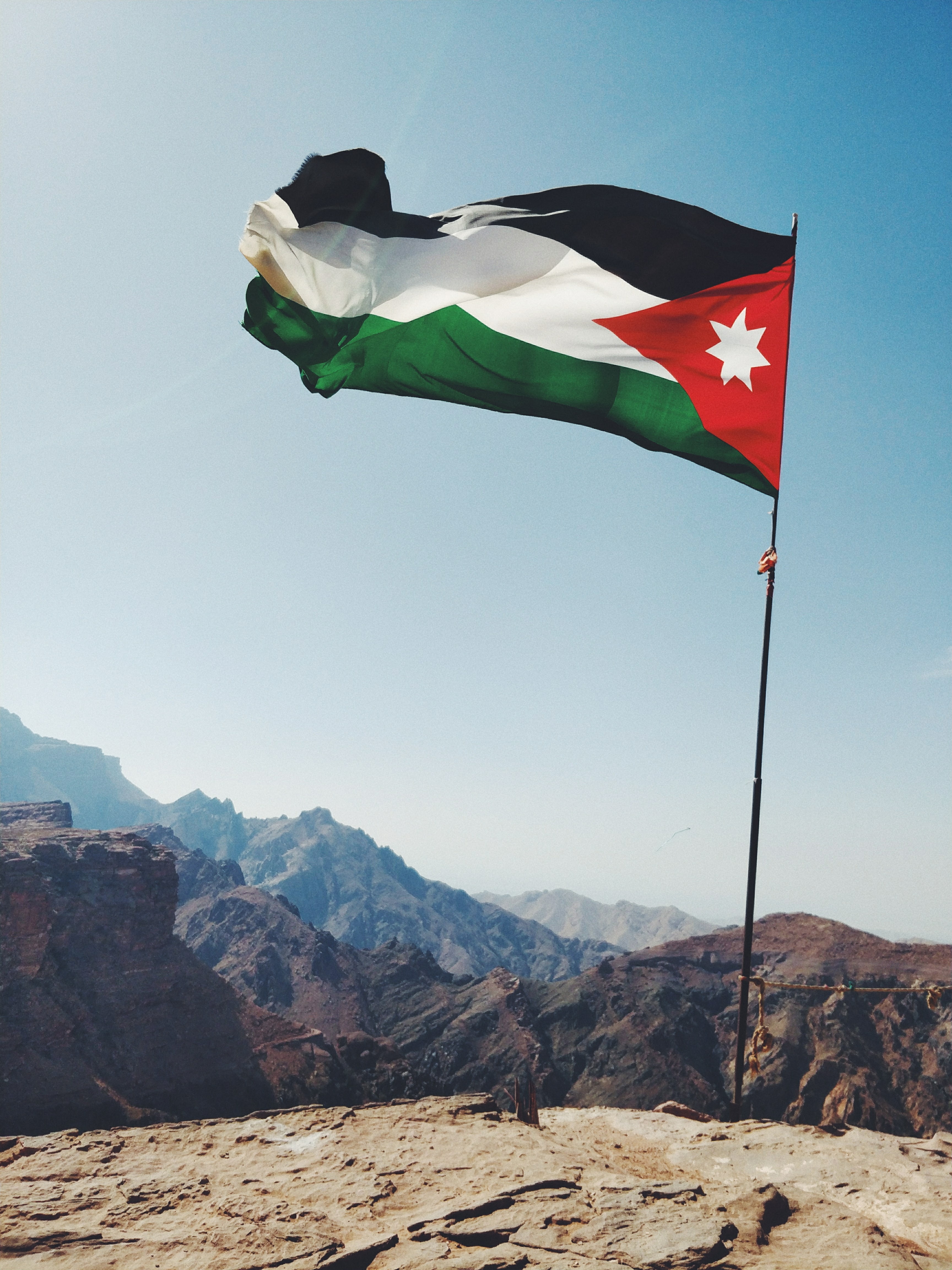 العلم الأردني (unsplash)