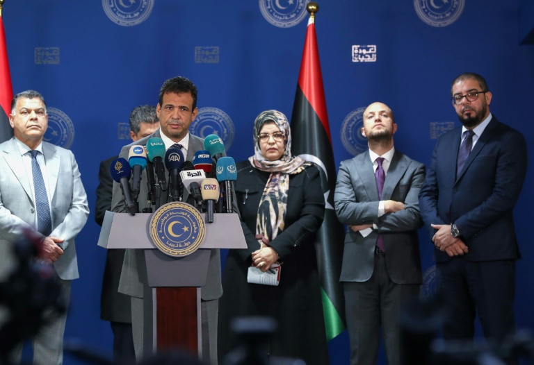 رئيس الحكومة الليبية بالوكالة رمضان ابو جناح متحدثا خلال مؤتمر صحافي في طرابلس في 12 كانون الاول/ديسمبر 2021(اف ب)