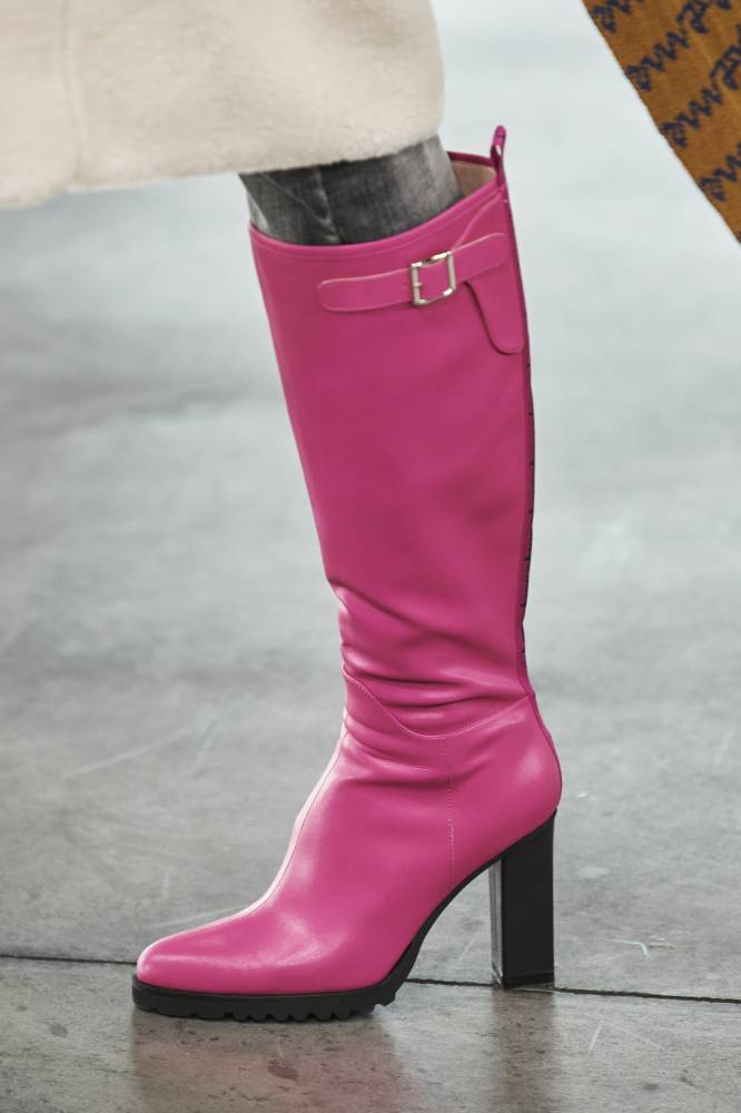 حذاء باللون الوردي من مارك فاست Mark Fast
