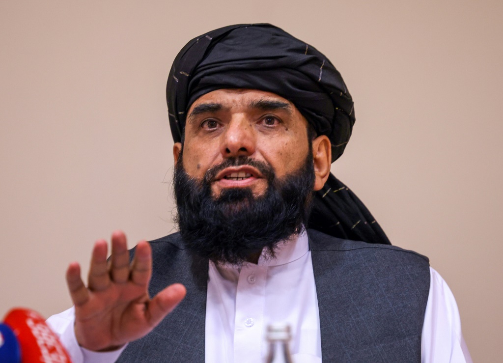 سهيل شاهين ، مرشح طالبان لمنصب السفير لدى الأمم المتحدة ، يقول إن المنظمة العالمية يجب أن تعترف بسيادة الحكومة الأفغانية الجديدة (ا ف ب)