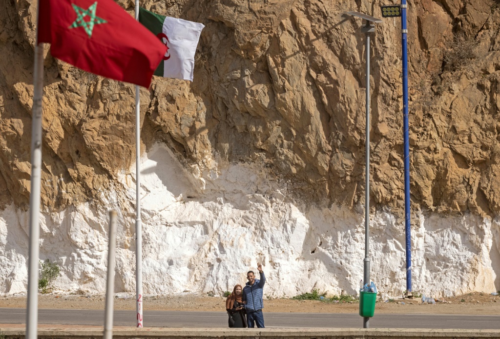 المغرب "يتخوف من هذا التقارب التونسي الجزائري، ويخشى أن يتطور في المستقبل (أ ف ب)