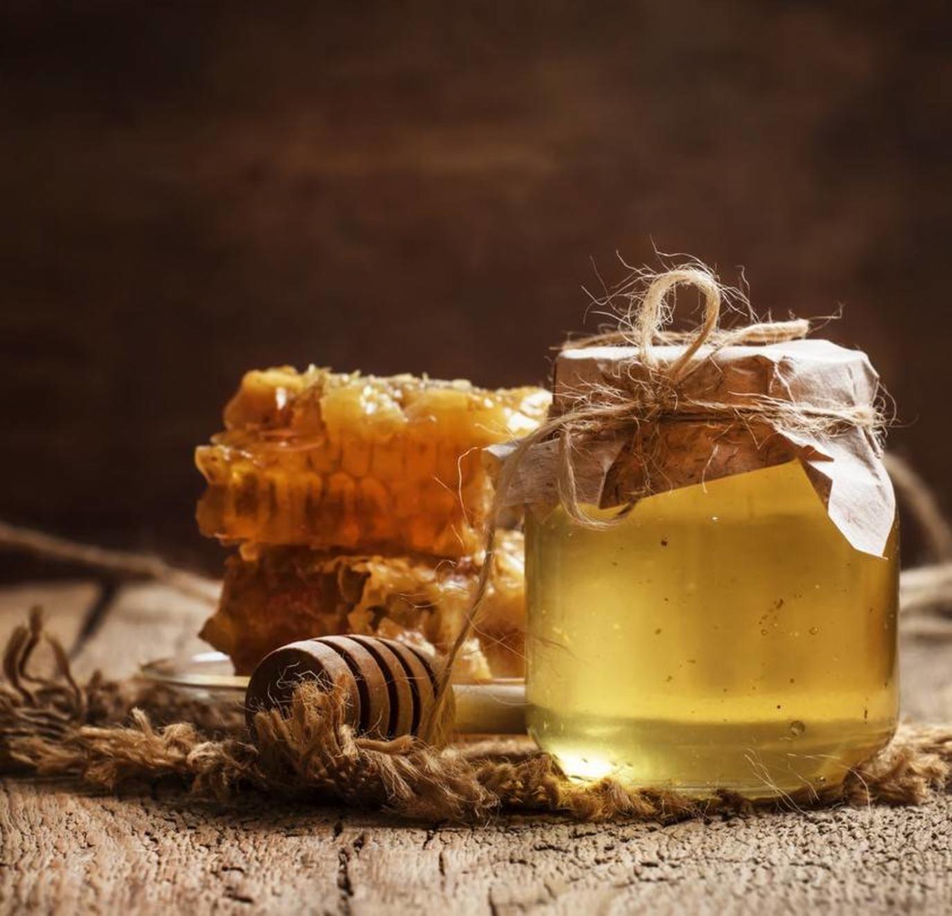 السبب الحقيقي لعدم إطعام الرضع العسل