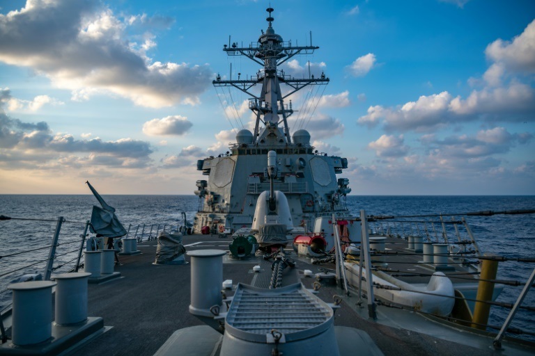 سفينة حربية أميركية في بحر الصين الجنوبي قرب منطقة تطالب بكين بالسيادة عليها في نيسان/أبريل 2020 (ا ف ب)
