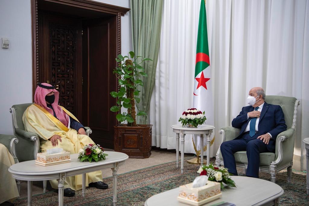الرئيس الجزائري يستقبل   الأمير عبدالعزيز بن سعود بن نايف( وا س)