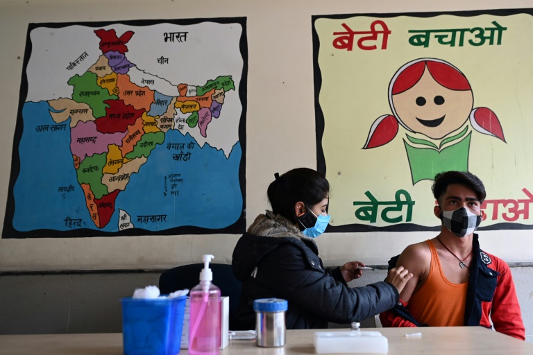 الهند قد وسعت التطعيمات كوفيد للمراهقين الذين تتراوح أعمارهم بين 15-18(ا ف ب)