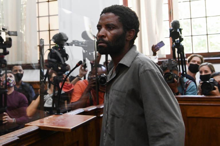 زانديل مافي المشتبه به في حريق برلمان جنوب افريقيا يمثل أمام محكمة في الكاب في 4 كانون الثاني/يناير 2022 (ا ف ب)