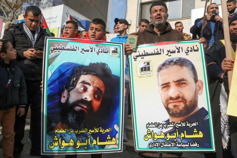 المعتقل الفلسطيني هشام أبو هواش ينهي إضرابا عن الطعام استمر 141 يوما