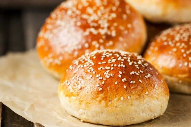 خبز البرغر بالحليب