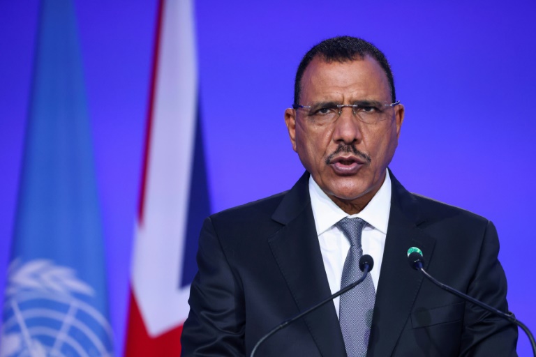 &nbsp;  رئيس النيجر محمد بازوم في مؤتمر المناخ في غلاسكو في 01 تشرين الثاني/نوفمبر 2021(اف ب)  &nbsp;