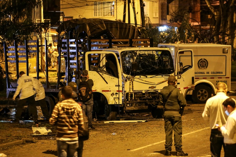 إصابة ما لا يقل عن 11 شرطيا في هجوم بالمتفجرات على شاحنتهم في كالي، جنوب غرب كولومبيا(ا ف ب)