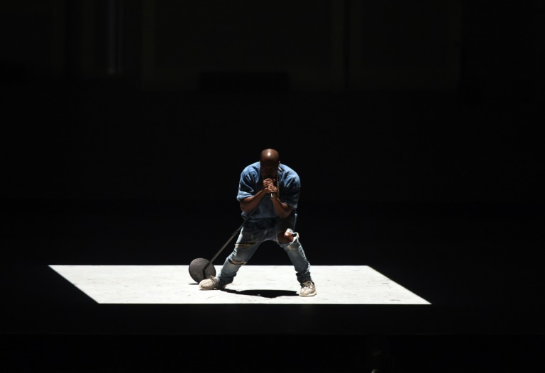 كانييه ويست على المسرح في تورونتو (كندا) عام 2015(اف ب)