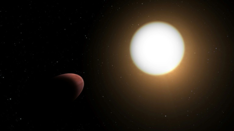صورة تعبيرية فنية وزعتها وكالة الفضاء الأوروبية في 12 كانون الثاني/يناير 2022 لكوكب WASP-103b (إلى اليسار) ذي الشكل الشبيه بكرة الرغبي، وإلى يمنيه نجمه WASP-103> (ا ف ب)