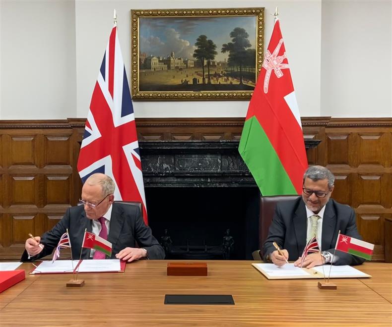 سلطنة عُمان والمملكة المتحدة توقعان اتفاقية شراكة في مجال الاستثمارات لتعزيز العلاقات التجارية( العمانية )