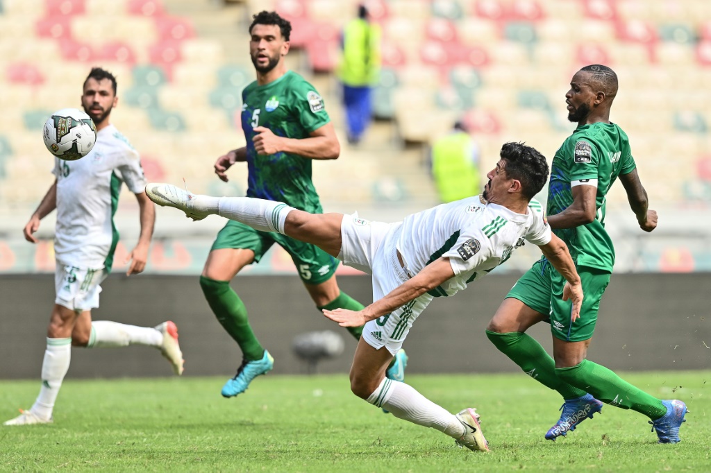من مباراة الجزائر وسيراليون في كأس أمم أفريقيا 2022م (ا ف ب)