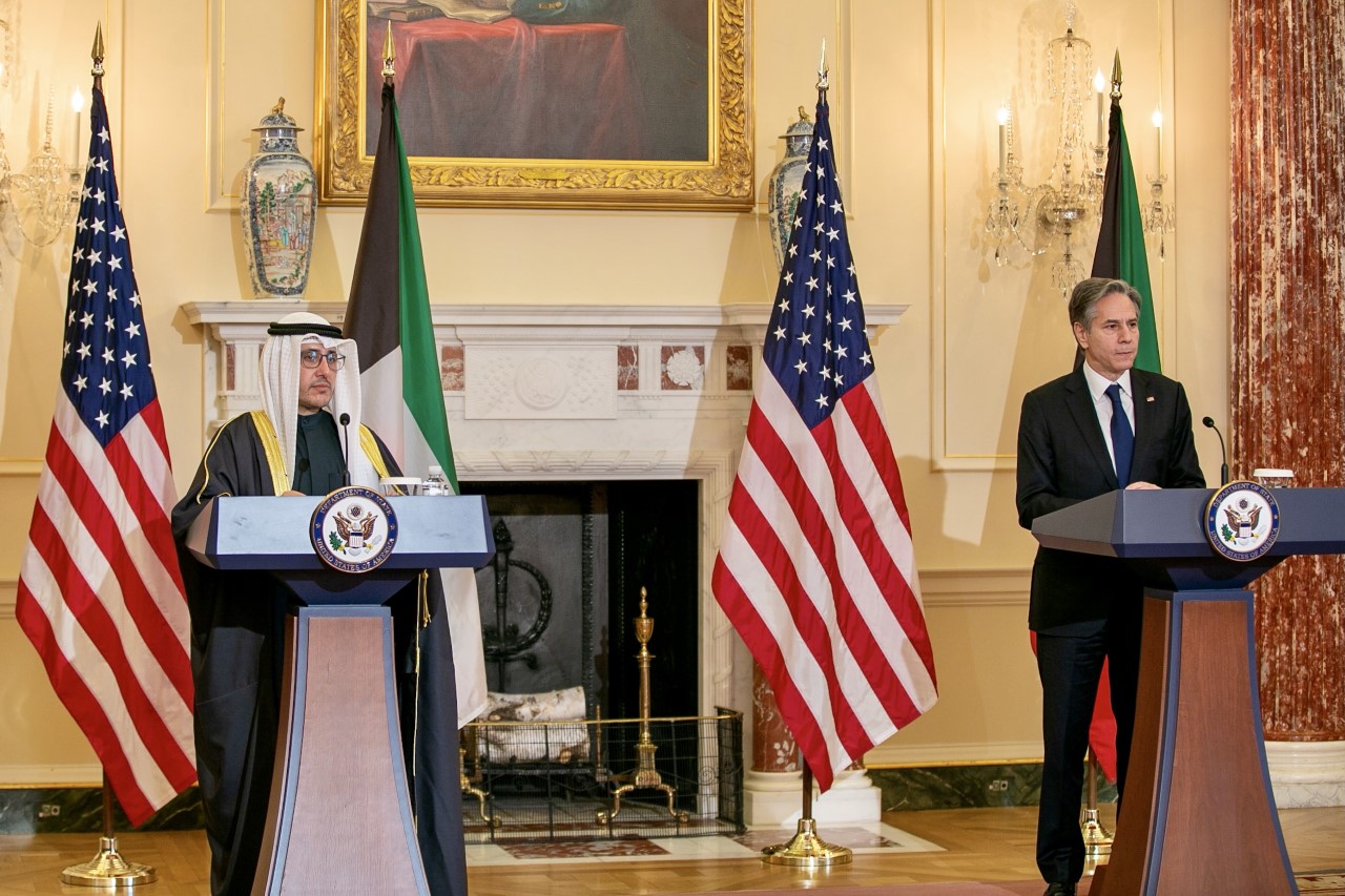  وزير الخارجية   الكويتي   أحمد ناصر المحمد الصباح  مع  وزير الخارجية الأمريكي أنتوني بلينكن (كونا)