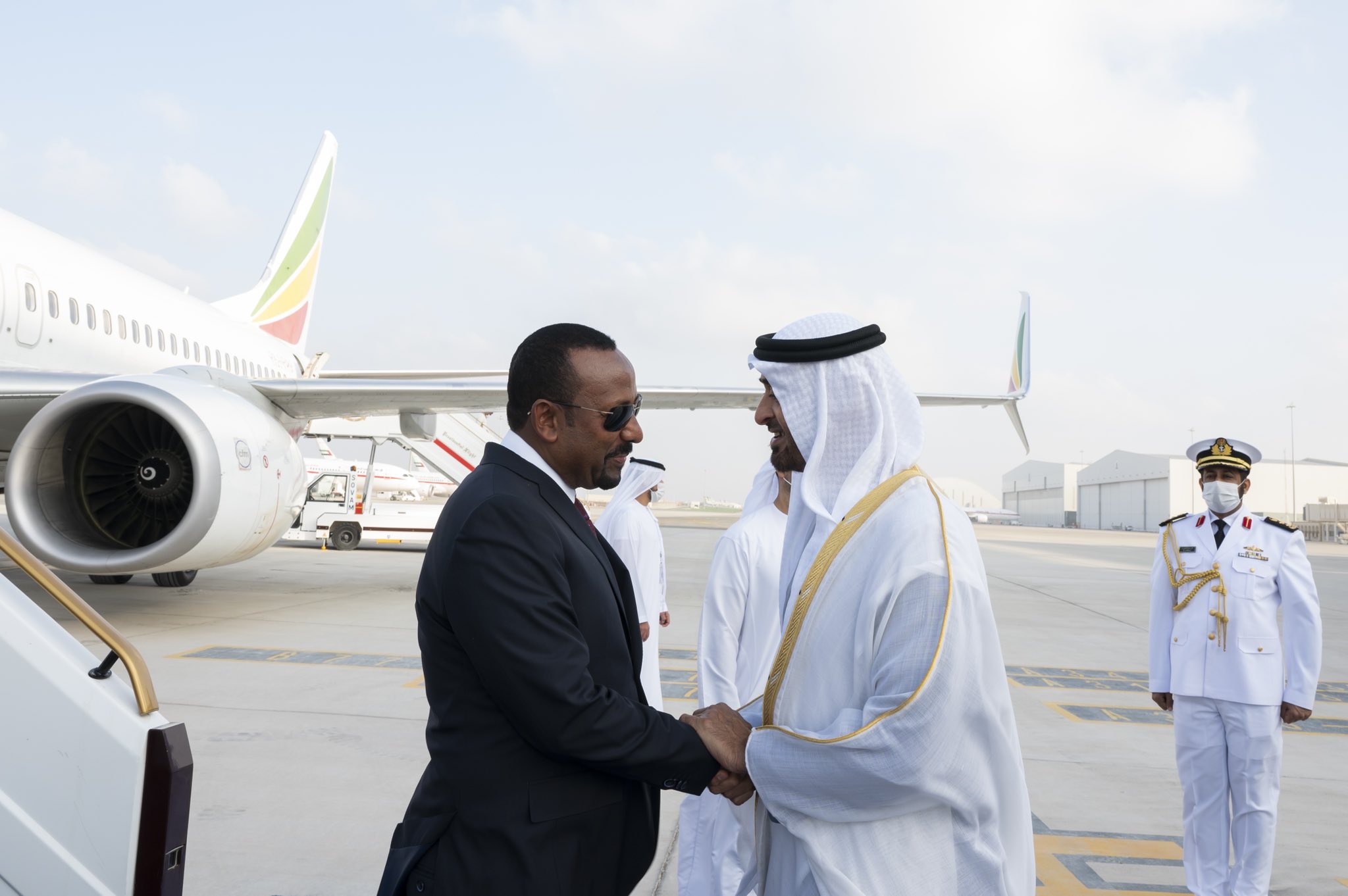 ولي عهد أبو ظبي يستقبل رئيس وزراء إثيوبيا(وام)
