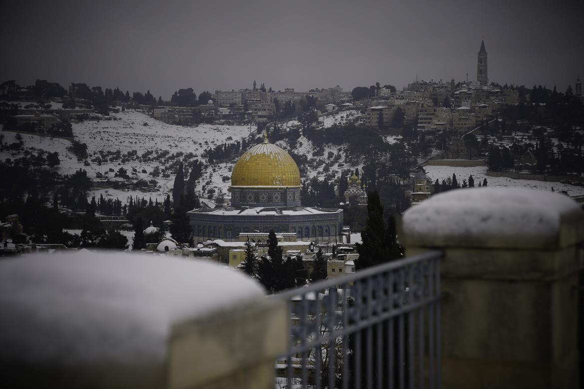 القدس تكتسي بالثلج - تصوير - عفيف عميرة - وفا