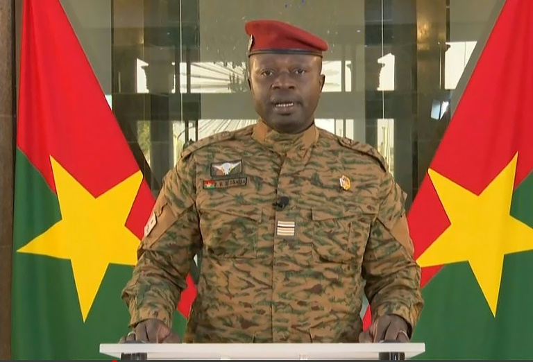    قائد المجلس العسكري في بوركينا فاسو المقدم بول هنري سانداوغو داميبا (ا ف ب)  