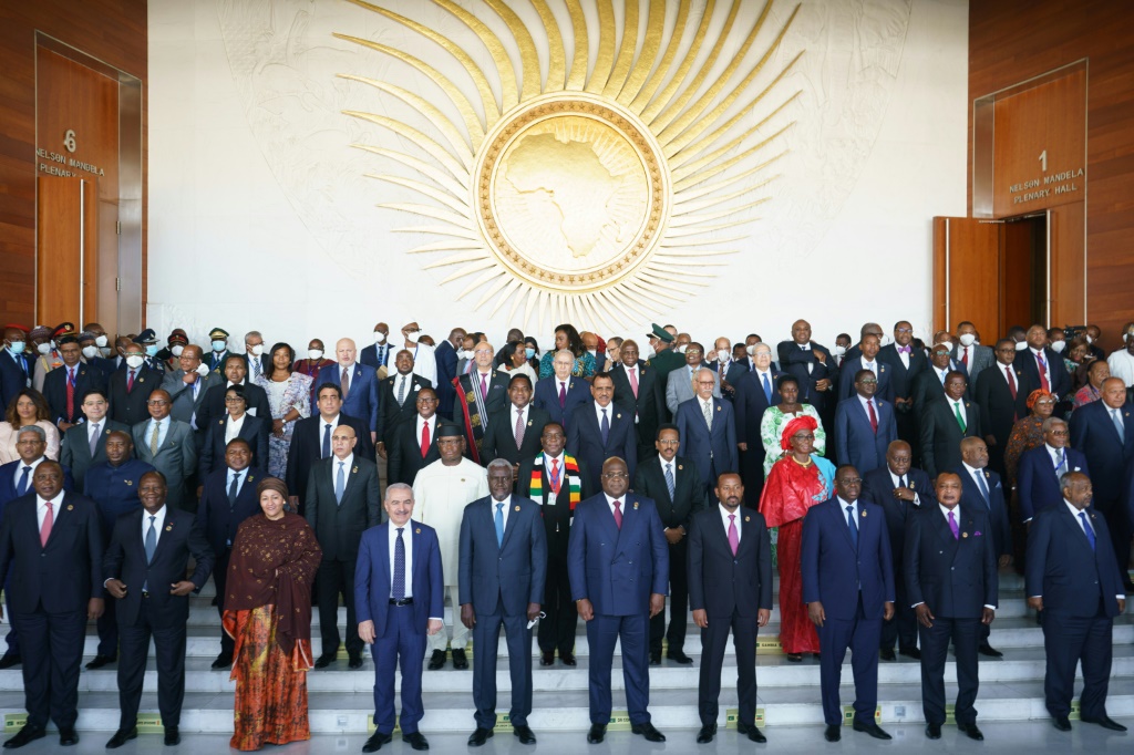صورة جماعية للمشاركين في القمة السنوية للاتحاد الإفريقي في 5 شباط/فبراير 2022 في العاصمة الإثيوبية أديس أبابا(ا ف ب)