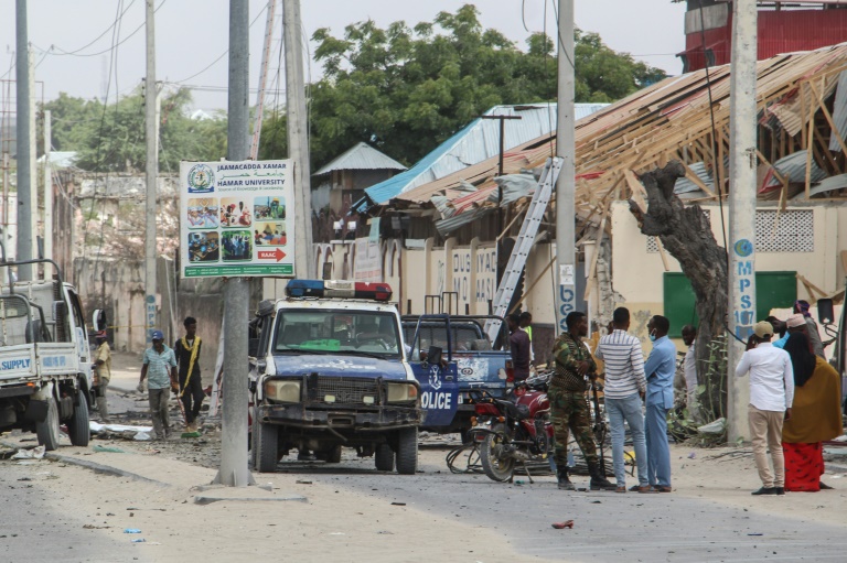 عمل جنود إثيوبيون ضمن تشكيل قوات حفظ السلام التابعة للاتحاد الإفريقي والتي تم إرسالها إلى الصومال دعما للحكومة الفيدرالية والجيش الحكومي (أ ف ب)