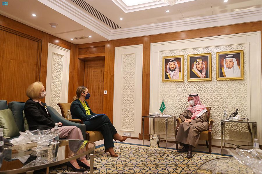  وزير الخارجية السعودي فيصل بن فرحان يستقبل مساعدة وزير الخارجية الأمريكي لشؤون الشرق الأدنى بالإنابة.(واس)