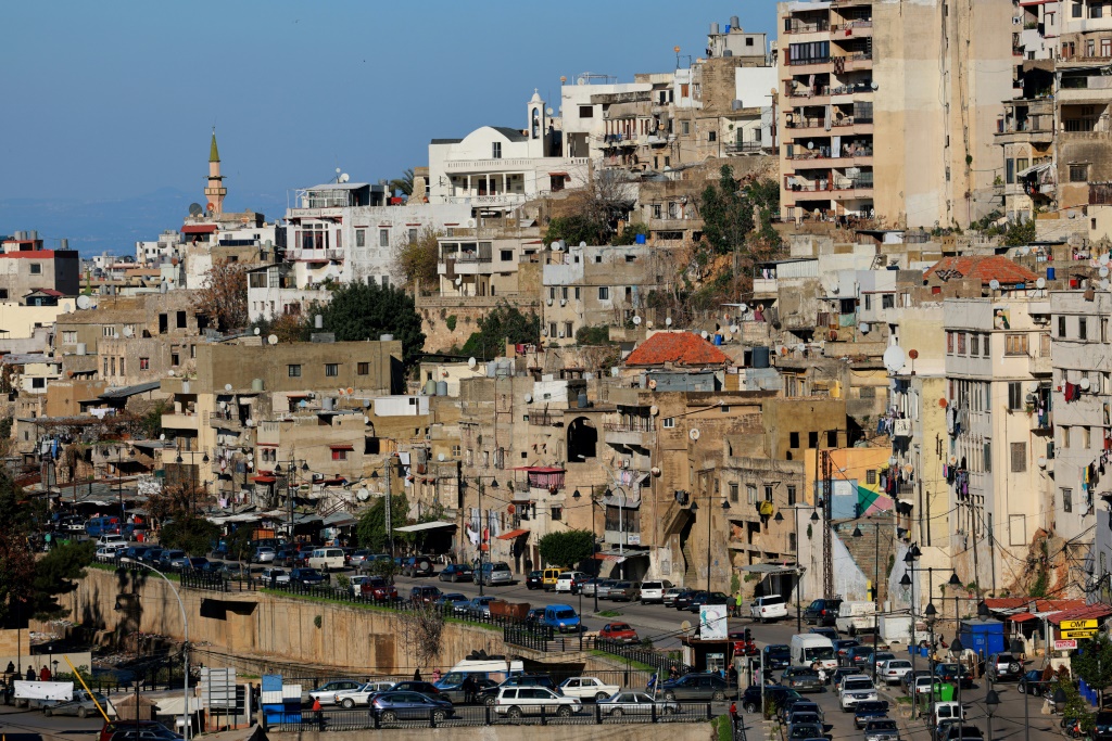 جانب من حيي باب التبانة وجبل محسن الأكثر فقراً وحرماناً في مدينة طرابلس في شمال لبنان في 17 كانون الثاني/يناير 2022 (أ ف ب)