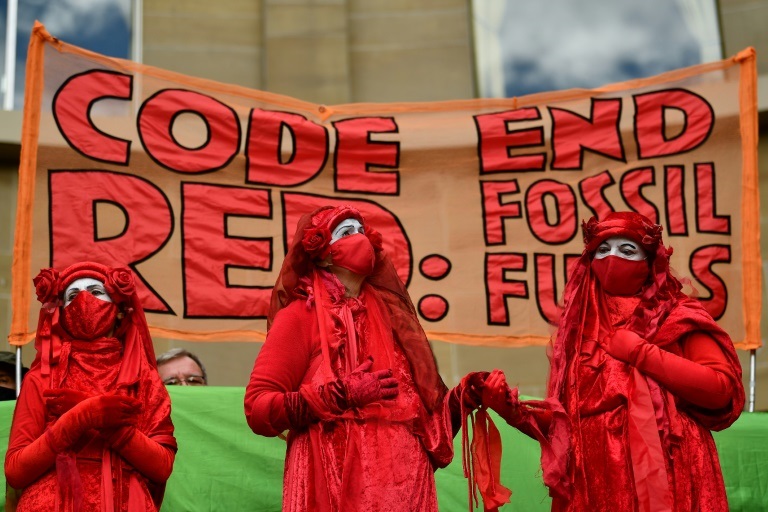 نشطاء مدافعون عن البيئة يتظاهرون في غلاسكو في 3 تشرين الثاني/نوفمبر على هامش قمة كوب 26 (ا ف ب)