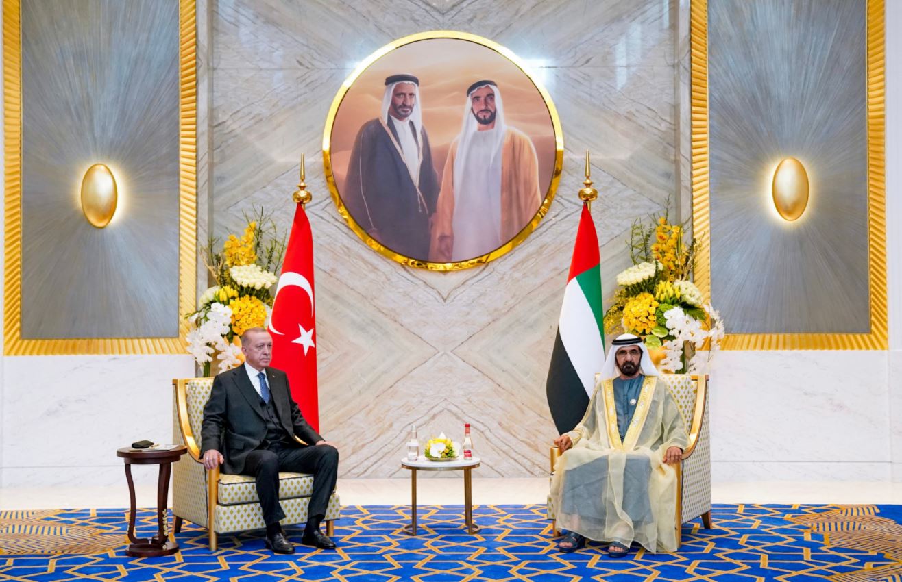 نائب رئيس الإمارات وحاكم دبي الشيخ محمد بن راشد يستقبل الرئيس التركي رجب طيب أردوغان (وام)