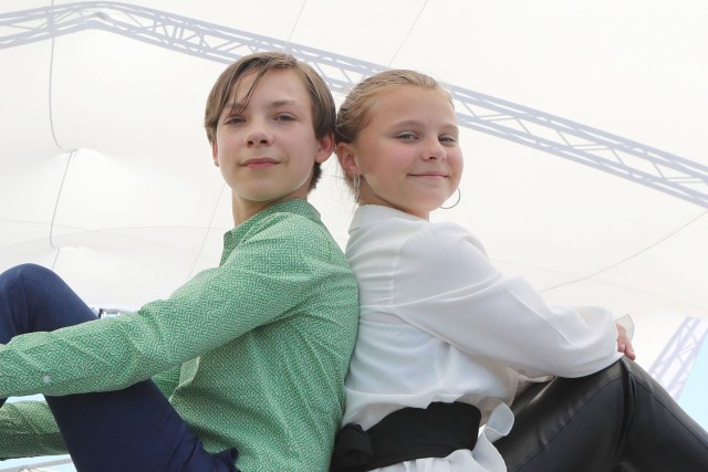 الطفلان الممثلان "مايا فاندربيك" و"غونتر دوريت" في مهرجان كان السينمائي 2021