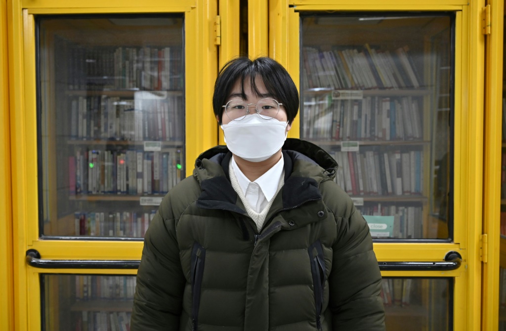 الناشطة النسوية الكورية الجنوبية كيم جو في سيول في 15 فبراير 2022 (ا ف ب)