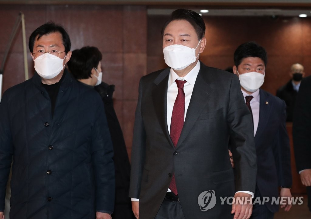 مرشح المعارضة الرئيسي في الانتخابات الرئاسية الكورية الجنوبية يون سوك يول (يونهاب)