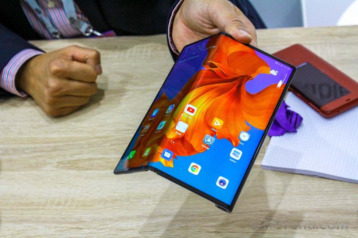 شركة هواوي تكشف عن مواصفات هاتفها القابل للطي الجديد Huawei Mate X2 (موقع الشركة)