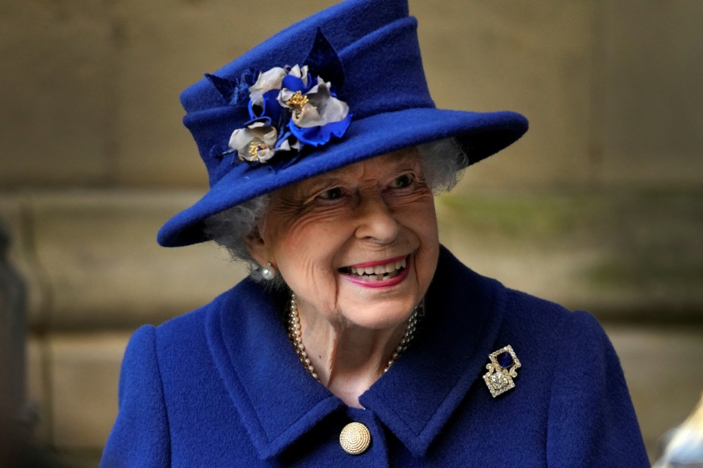 ملكة بريطانيا إليزابيث الثانية في لندن في 12 تشرين الأول/أكتوبر 2021 (أ.ف.ب)