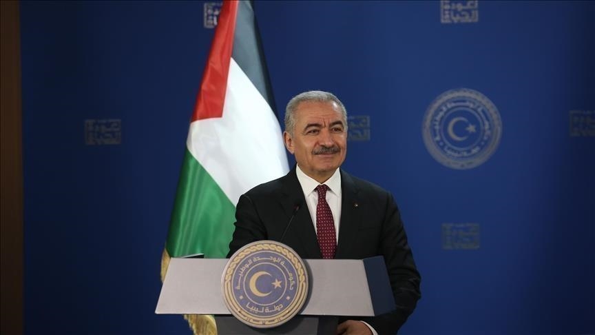 رئيس الوزراء الفلسطيني محمد اشتية (الاناضول)