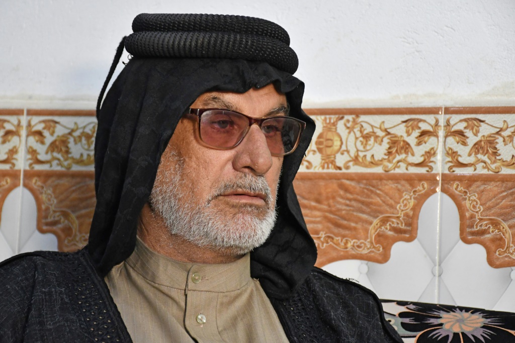 كريم الحسيني زعيم عشيرة نافذ يقول ان "التعايش السلمي" يسود المحافظة ويرفض انتقاد العشائر (أ ف ب)