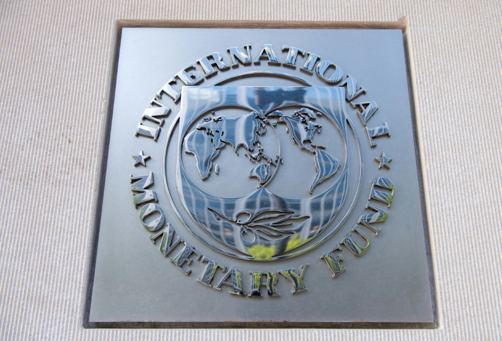 شعار صندوق النقد الدولي في واشنطن بتاريخ 30 حزيران/يونيو 2015(ا ف ب)