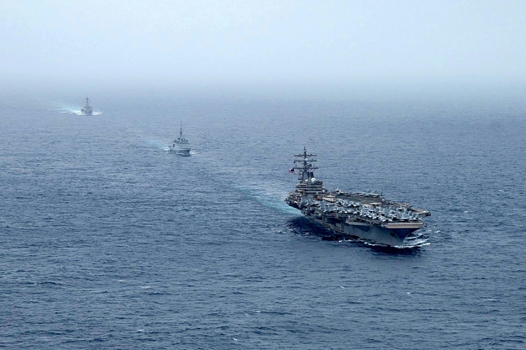 صورة مأخوذة من حساب البحرية الأميركية على "تويتر" تظهر سفنا تابعة للقوات البحرية المختلطة في بحر العرب في 25 تموز/يوليو 2021(ا ف ب)