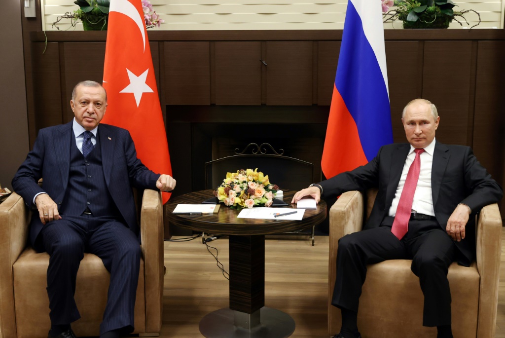 التقى بوتين وأردوغان في سوتشي في سبتمبر 2021 (أ ف ب)