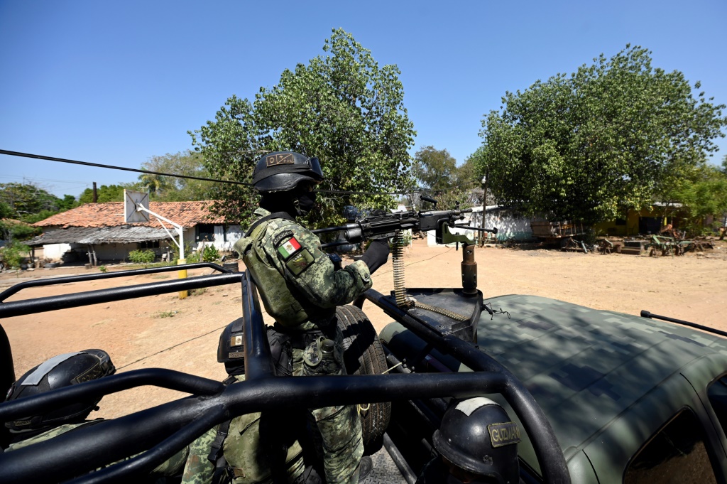 جندي في ولاية ميتشواكان المكسيكية في 18 شباط/فبراير 2022 (ا ف ب)