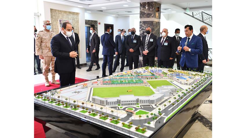 الرئيس السيسي يفتتح مشروعات قومية بقطاعي الإسكان والطرق (أ ش أ)