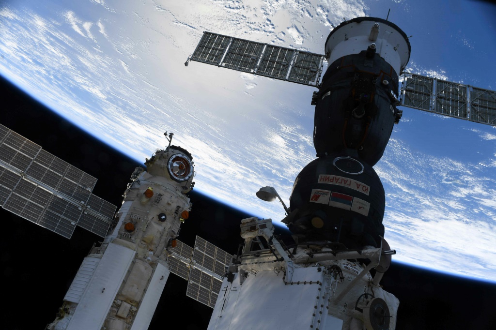 قالت ناسا هذا الأسبوع إنها تستكشف طرقًا لإبقاء محطة الفضاء الدولية في المدار دون مساعدة روسية (أ ف ب)
