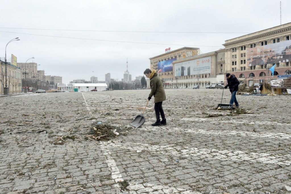 دمار في خاركيف بأوكرانيا في الأول من آذار/مارس 2022(ا ف ب)